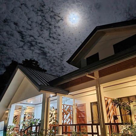 Bella Vita Guest House Coron Buitenkant foto