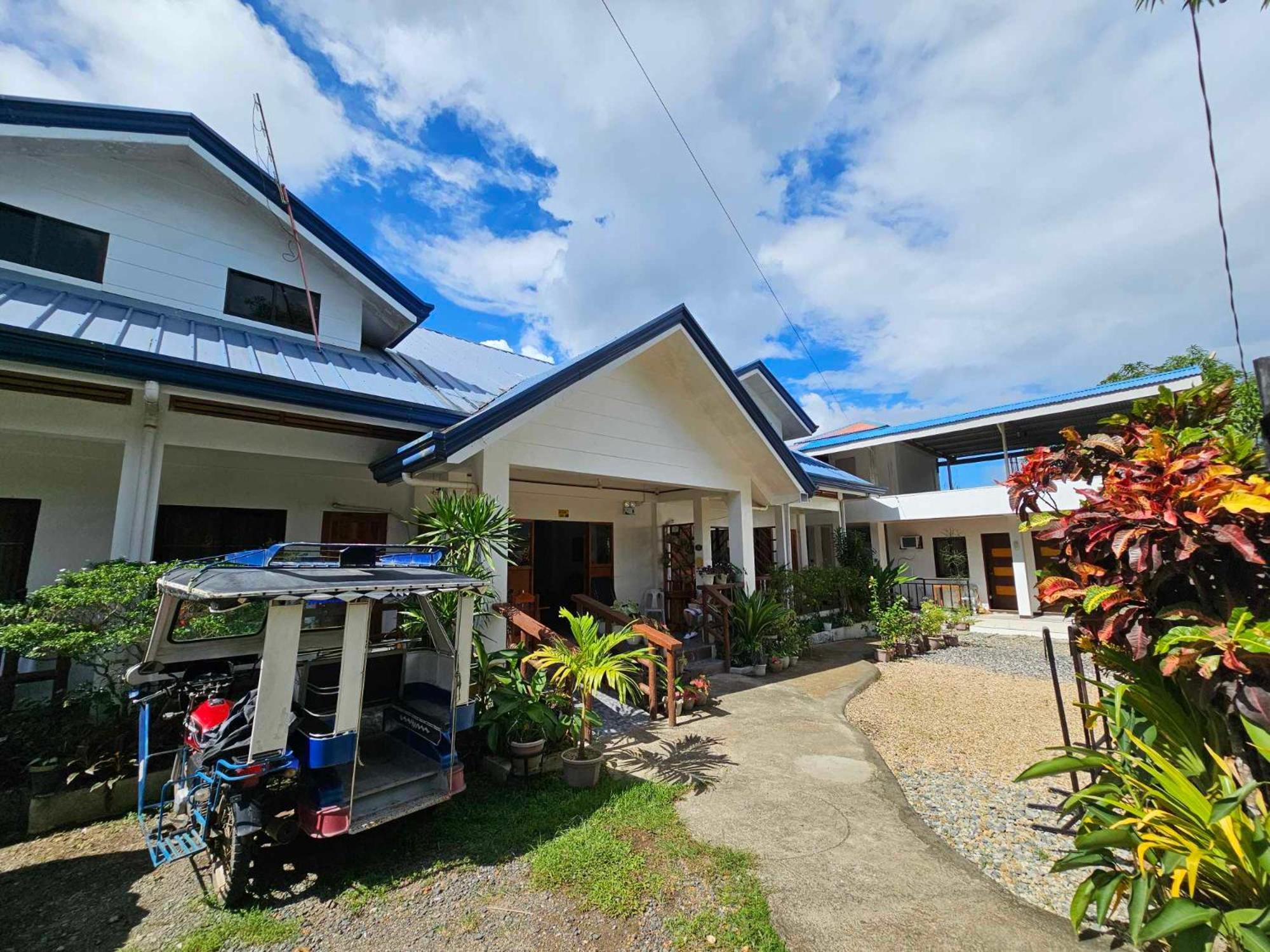 Bella Vita Guest House Coron Buitenkant foto